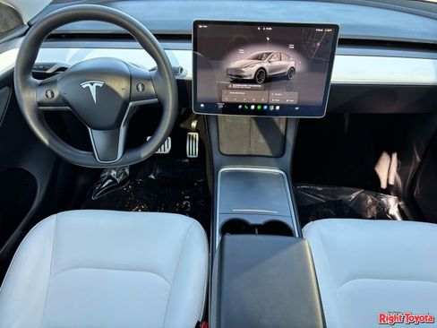 Used 2025 Tesla Model Y Performance AWD/4WD image 14