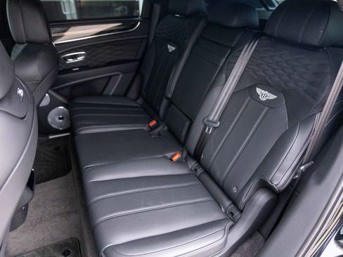 Used 2024 Bentley Bentayga AWD/4WD image 45