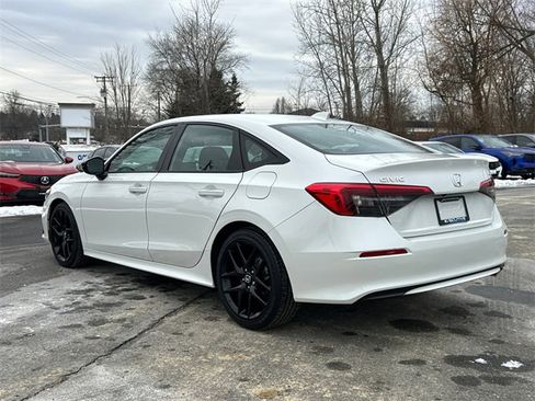 Used 2024 Honda Civic Sport image 2