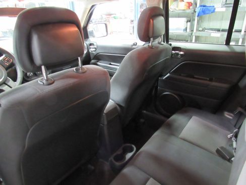 Used 2014 Jeep Patriot Latitude w/ Sun/Sound Group image 25