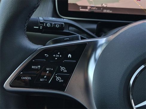 Certified 2025 Mercedes-Benz GLC 300 image 17