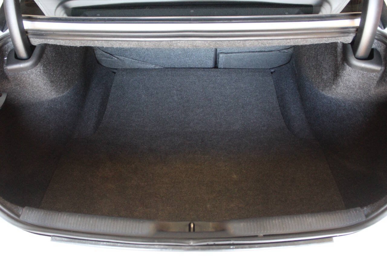 Used 2019 Dodge Charger SXT RWD image 12