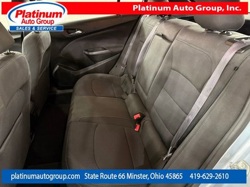 Used 2017 Chevrolet Cruze LT w/ Sun And Sound Package FWD image 27
