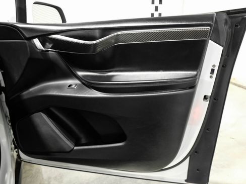 Used 2016 Tesla Model X P90D image 40