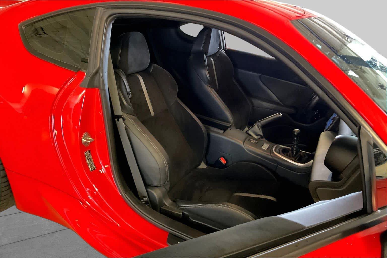 Used 2024 Toyota GR86 Premium RWD image 8