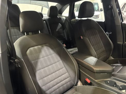 Used 2019 Volkswagen Jetta GLI FWD image 32