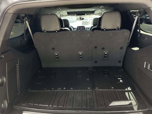 Used 2021 Chevrolet Suburban RST w/ Luxury Package image 9
