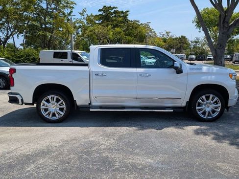 Used 2022 Chevrolet Silverado 1500 High Country w/ High Country Premium Package AWD/4WD image 8