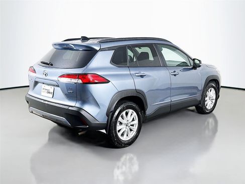 Used 2025 Toyota Corolla Cross LE w/ Moonroof Package AWD/4WD image 9