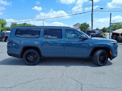 New 2026 Jeep Grand Wagoneer L Limited AWD/4WD image 3