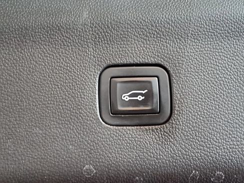Used 2019 Buick Enclave Essence AWD/4WD image 8