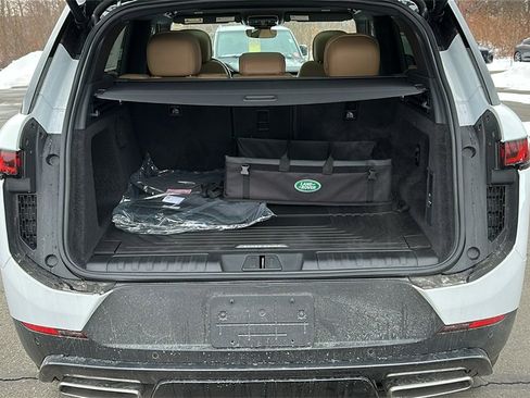 New 2025 Land Rover Range Rover Sport SE image 23