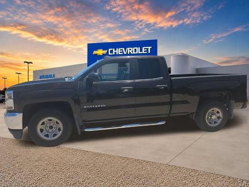 Used 2018 Chevrolet Silverado 1500 W/T w/ WT Convenience Package RWD image 3