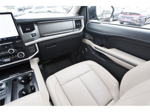 Certified 2024 Ford Expedition XLT RWD image 14