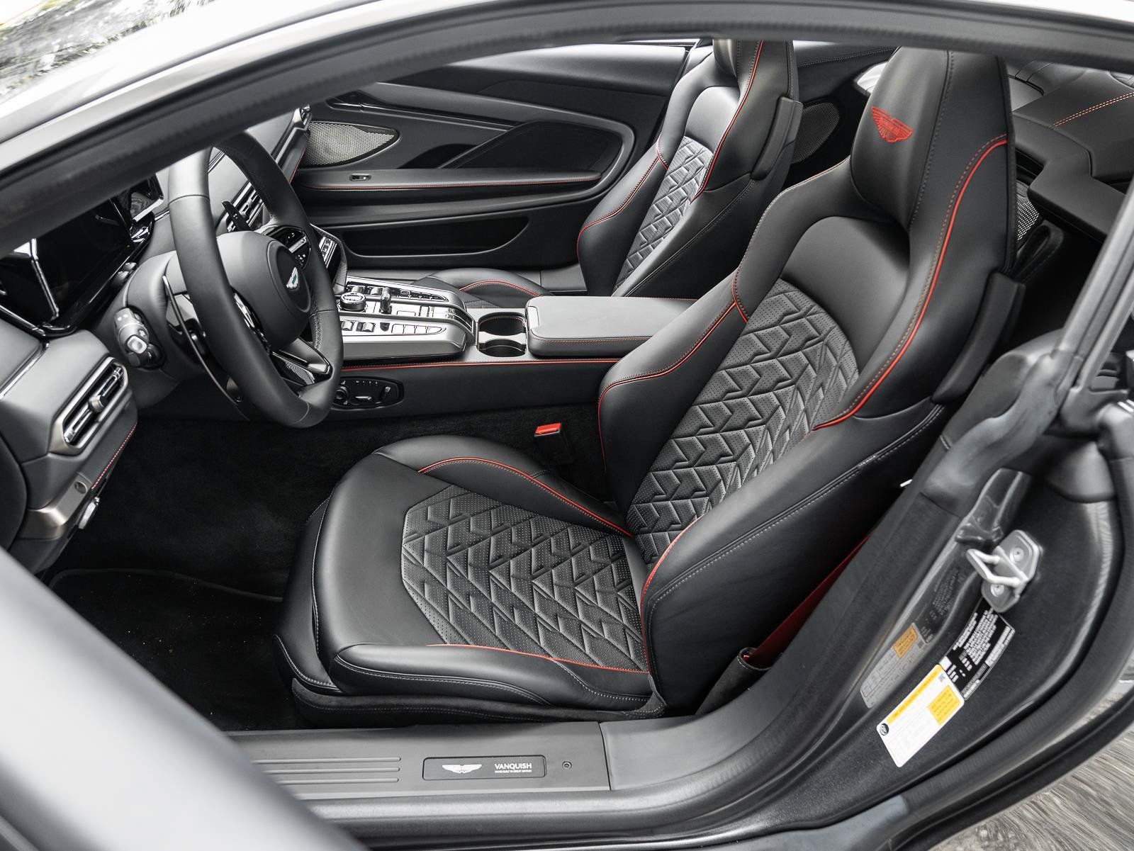 Used 2025 Aston Martin Vanquish RWD image 20
