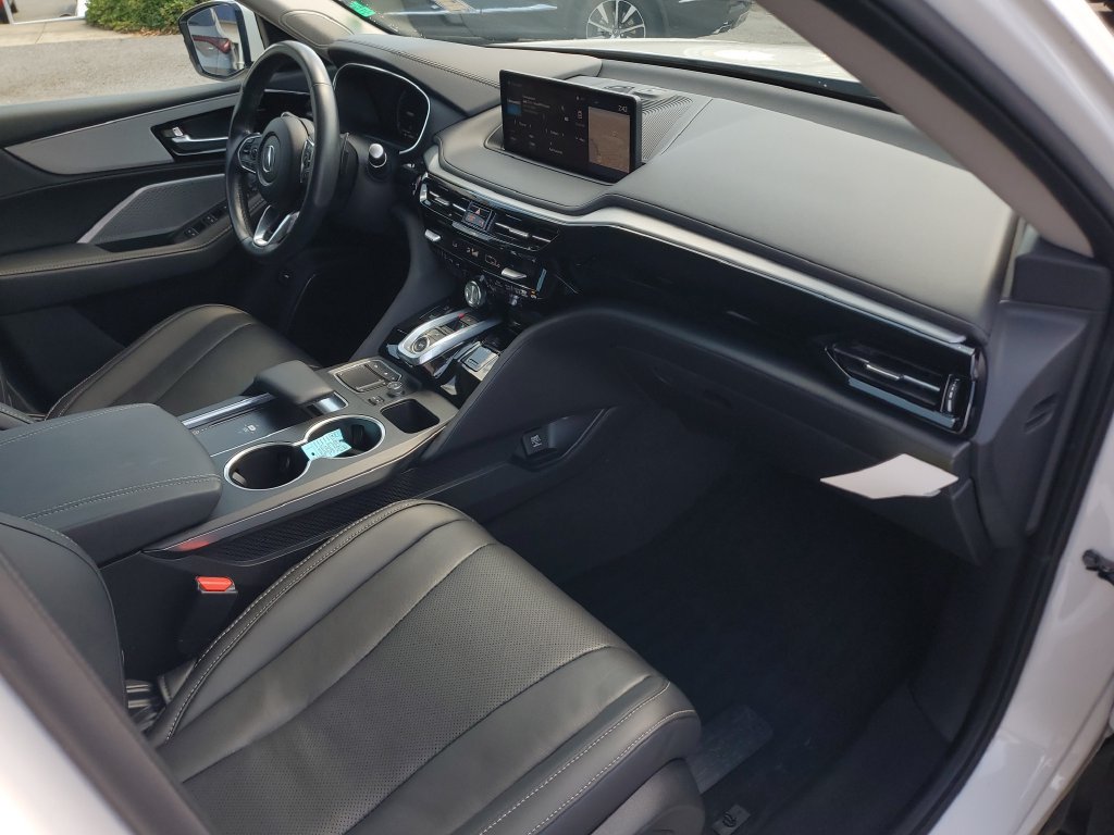 Certified 2024 Acura MDX w/ Technology Package FWD image 4