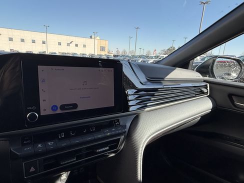 Certified 2025 Toyota Camry SE image 14