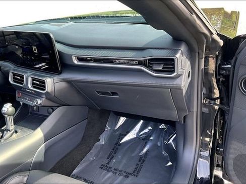 Used 2025 Ford Mustang Premium image 15