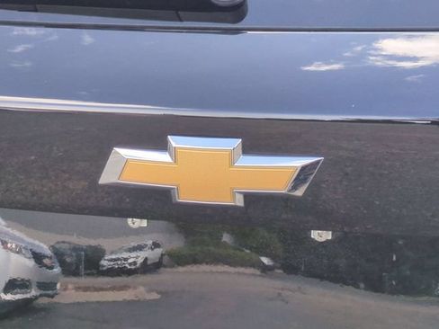 Used 2024 Chevrolet Trax LT w/ Sunroof Package FWD image 10