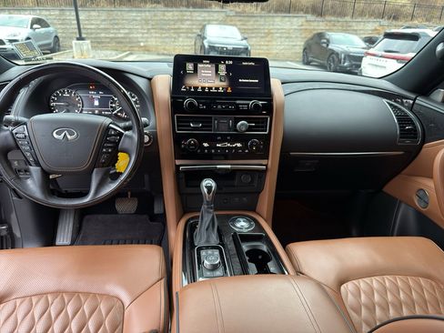 Used 2023 INFINITI QX80 Sensory w/ All-Season Package image 11