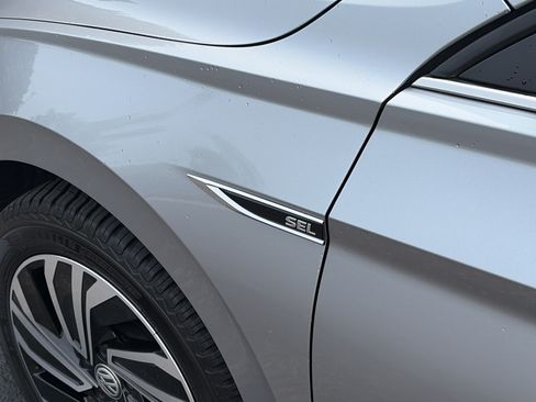 Used 2020 Volkswagen Jetta SEL FWD image 9