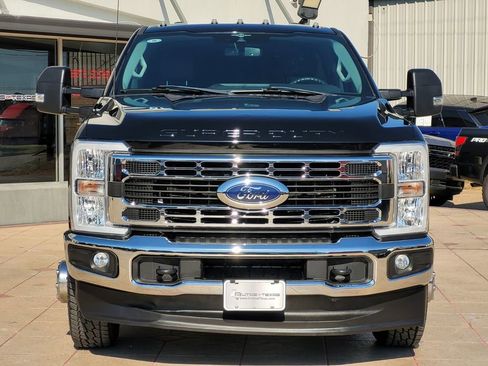 Used 2023 Ford F350 XLT w/ FX4 Off-Road Package image 2