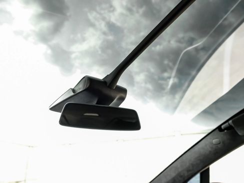 Used 2017 Tesla Model X 90D image 27