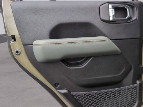 Used 2025 Jeep Gladiator Mojave image 35