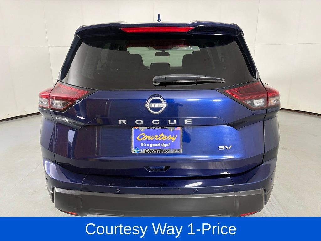 Used 2024 Nissan Rogue SV FWD image 9