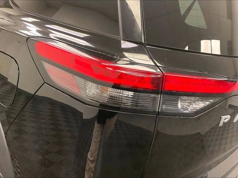 Used 2022 Nissan Pathfinder SV w/ SV Premium Package image 26