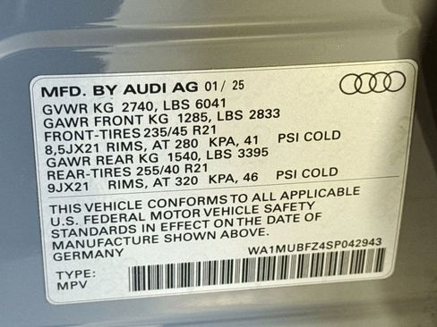 Used 2025 Audi Q4 e-tron Prestige w/ Sport Package image 31