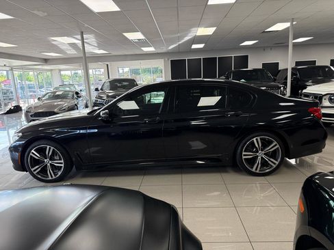 Used 2018 BMW 750i image 3
