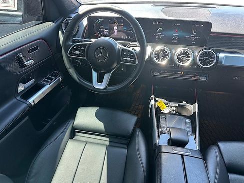 Used 2023 Mercedes-Benz GLB 250 4MATIC image 17