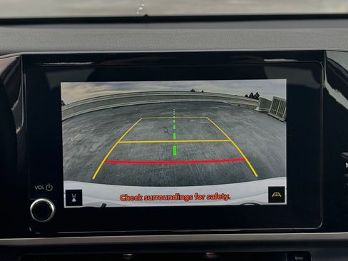 Used 2025 Toyota Camry LE image 17