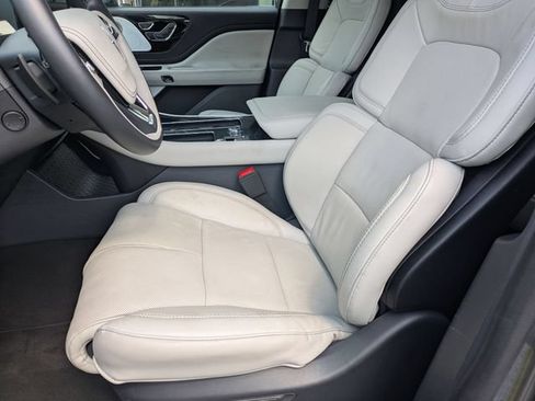 Used 2025 Lincoln Aviator Reserve w/ Equipment Group 201A AWD/4WD image 23