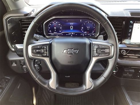 Used 2024 Chevrolet Silverado 1500 LT Trail Boss w/ Convenience Package II image 12