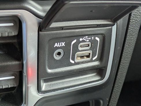 Used 2021 Jeep Wrangler Unlimited Rubicon AWD/4WD image 23
