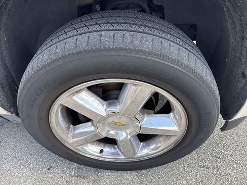 Used 2010 Chevrolet Avalanche LTZ RWD image 12