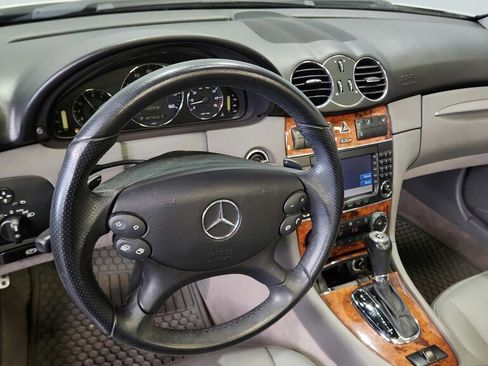 Used 2007 Mercedes-Benz CLK 550 Cabriolet image 29