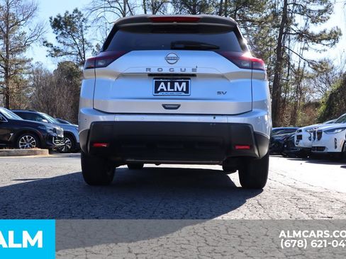 Used 2024 Nissan Rogue SV image 7