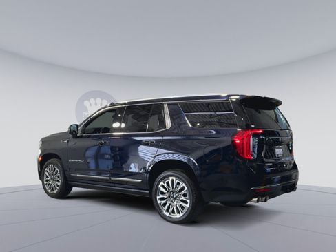 Used 2023 GMC Yukon Denali Ultimate AWD/4WD image 8