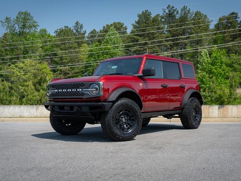 New 2026 Ford Bronco Badlands w/ Sasquatch Package AWD/4WD image 3