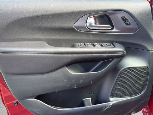 New 2026 Chrysler Pacifica Select AWD/4WD image 24