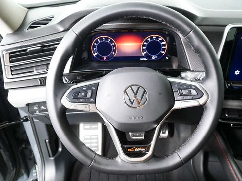Used 2024 Volkswagen Atlas Peak Edition SEL image 13