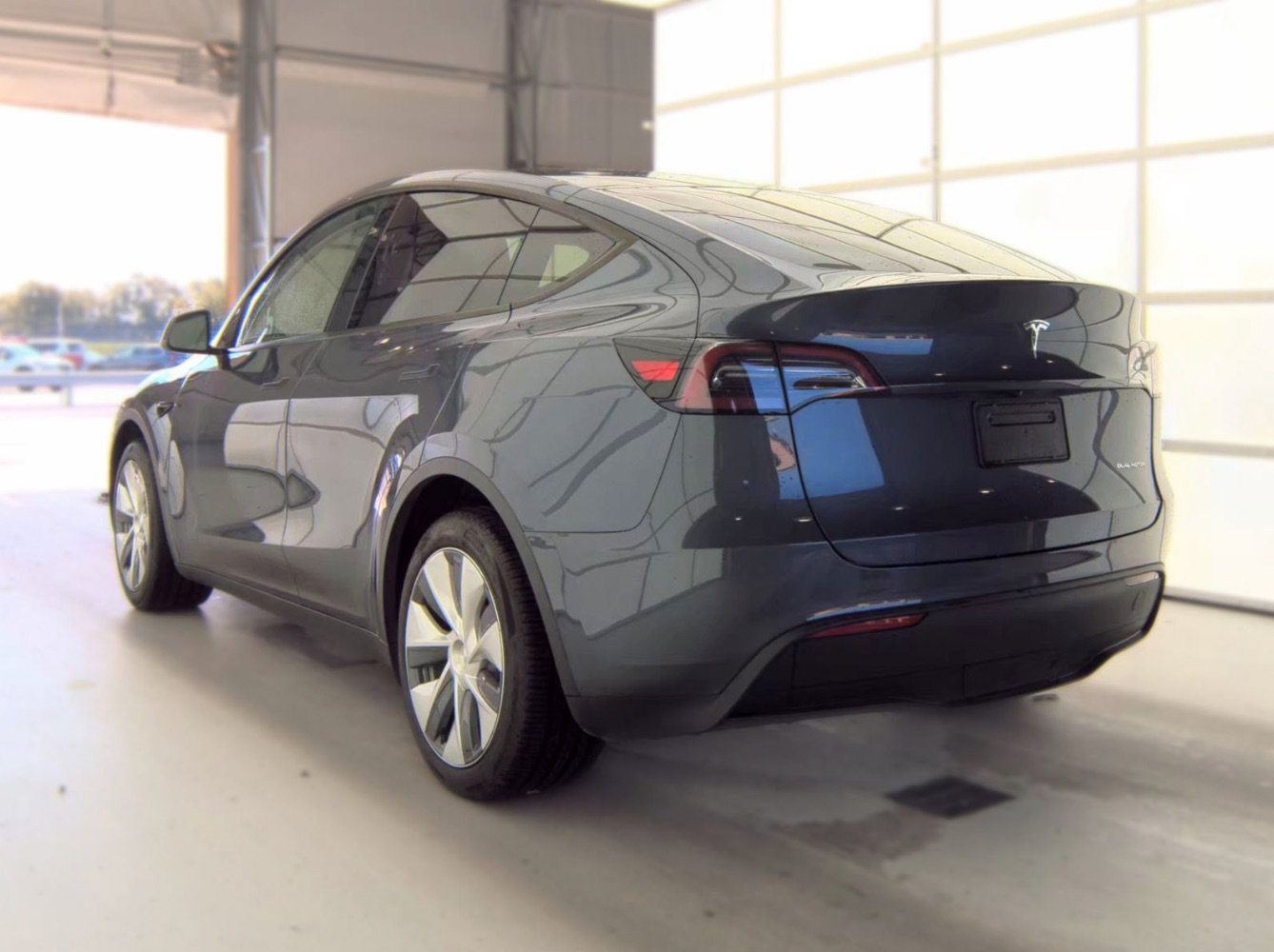 Used 2023 Tesla Model Y Long Range AWD/4WD image 6