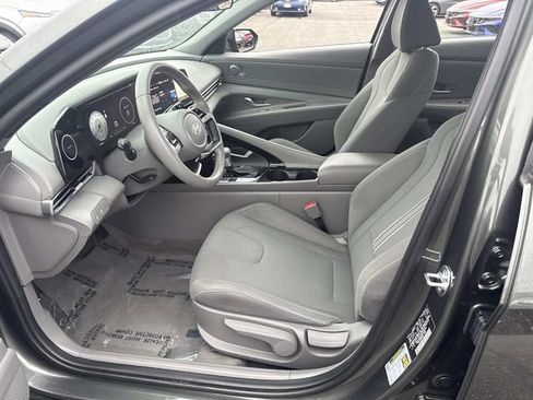 Certified 2024 Hyundai Elantra SEL w/ Convenience Package image 19