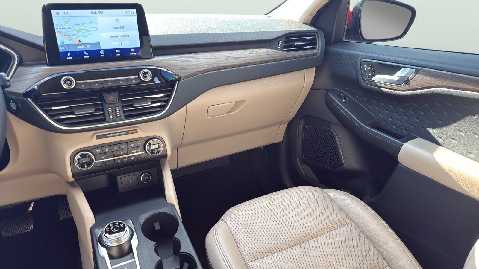 Used 2020 Ford Escape Titanium FWD image 17
