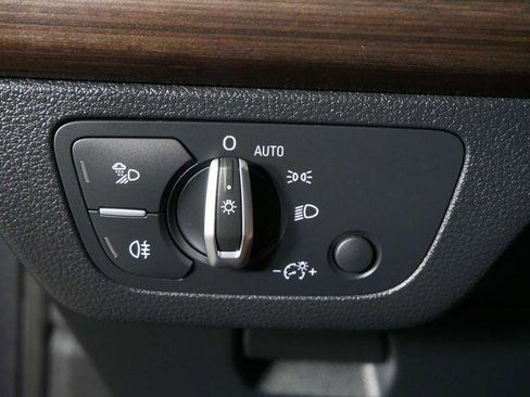 Used 2023 Audi Q5 2.0T Premium Plus w/ Premium Plus Package AWD/4WD image 21