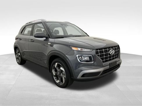 Used 2026 Hyundai Venue SEL FWD image 8