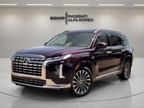 Used 2024 Hyundai Palisade Calligraphy FWD image 2